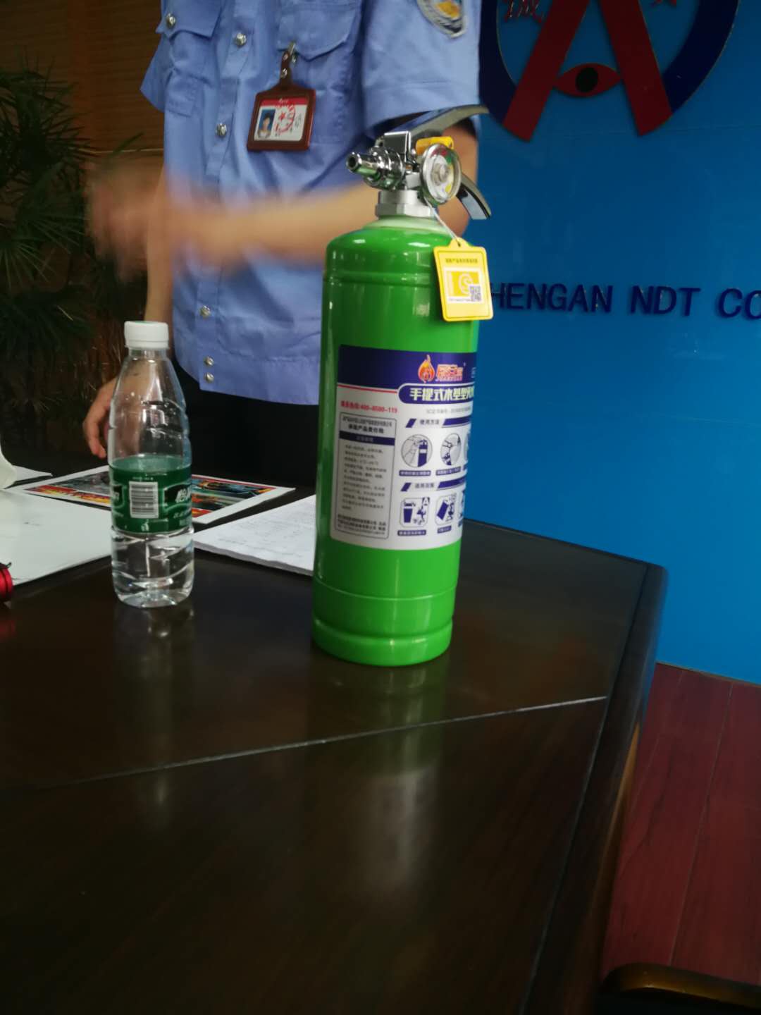 5,水基型灭火器.jpg 5,水基型灭火器.jpg