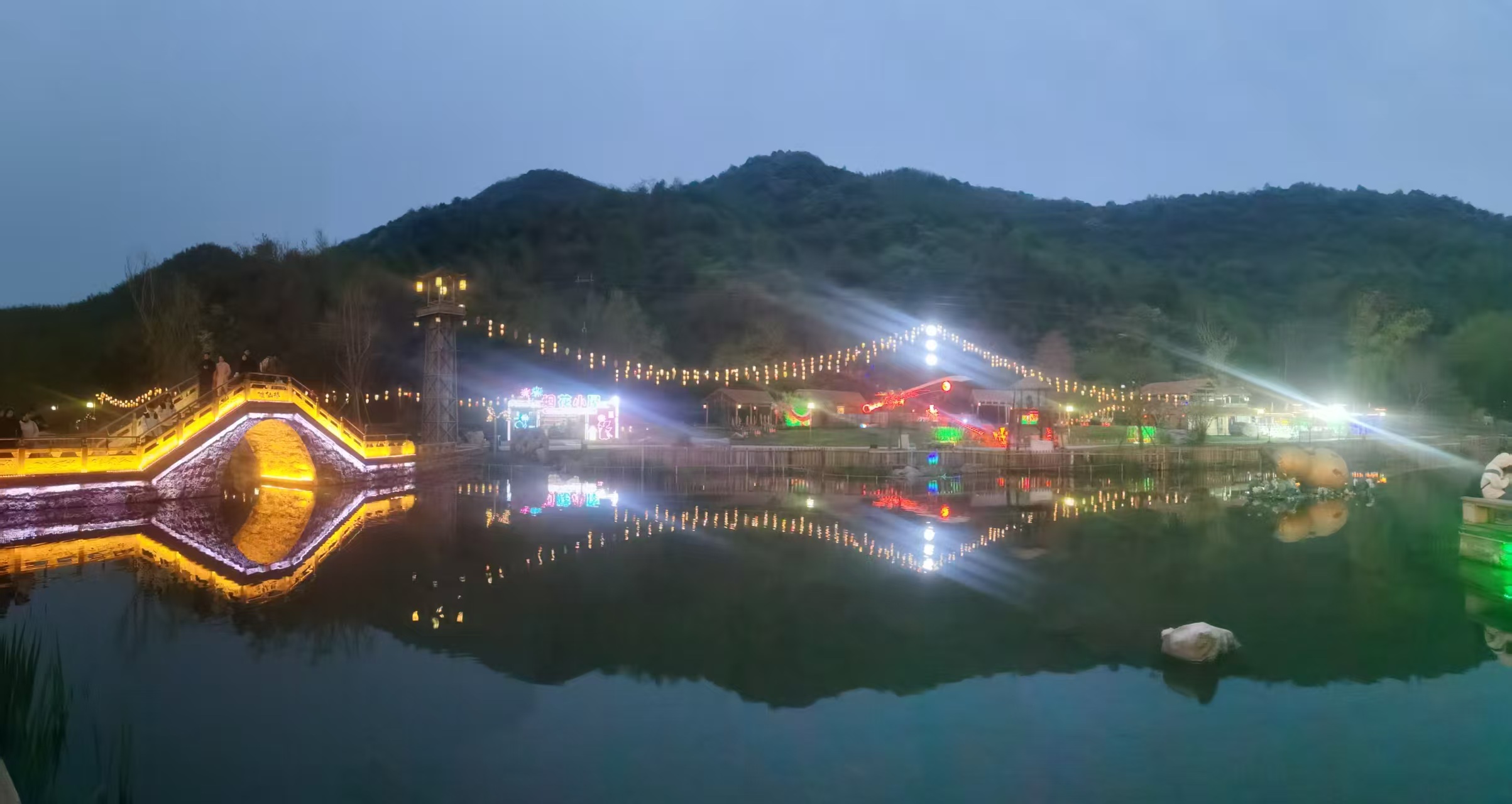 2-9，傩仙镇夜景.jpg
